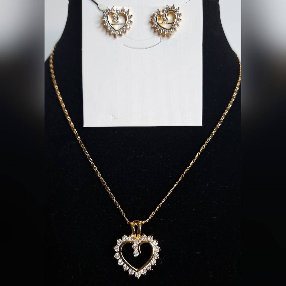 Elegant Gold Heart Pendant Necklace & Earring Set